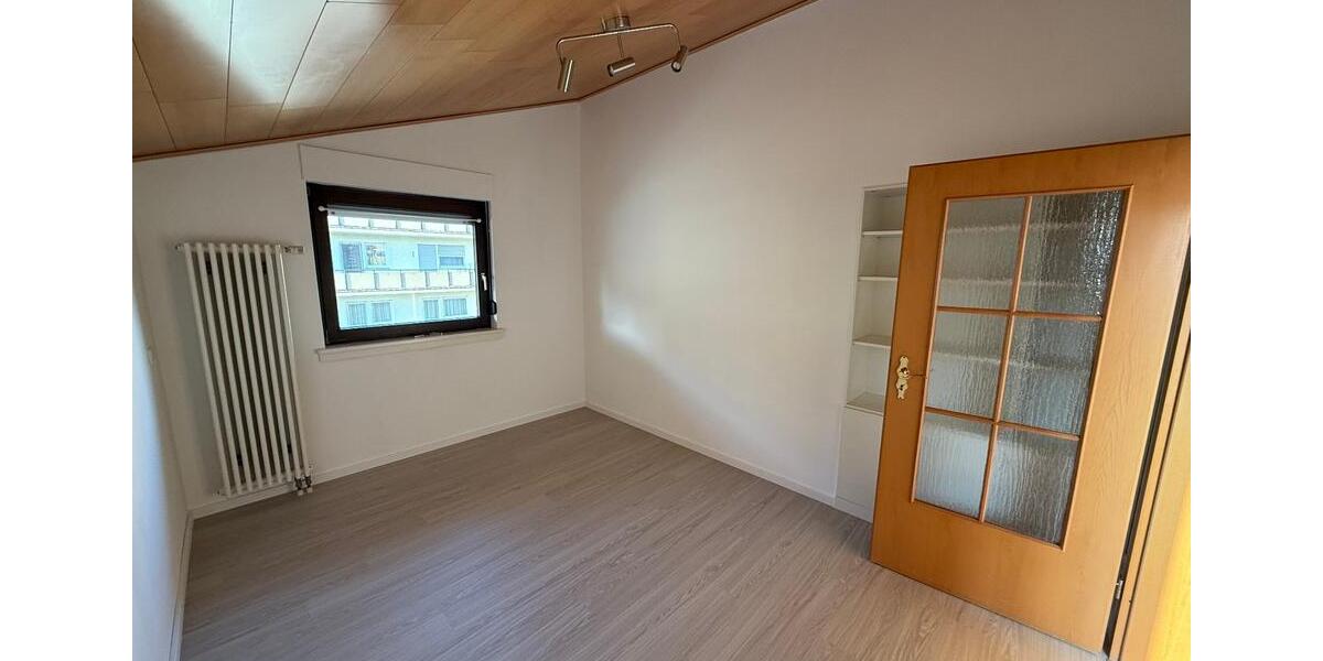 Dachgeschoßwohnung Leimen - 3 Zimmer, 92 m&sup2;, 1.200&euro; | Angebot:24615000