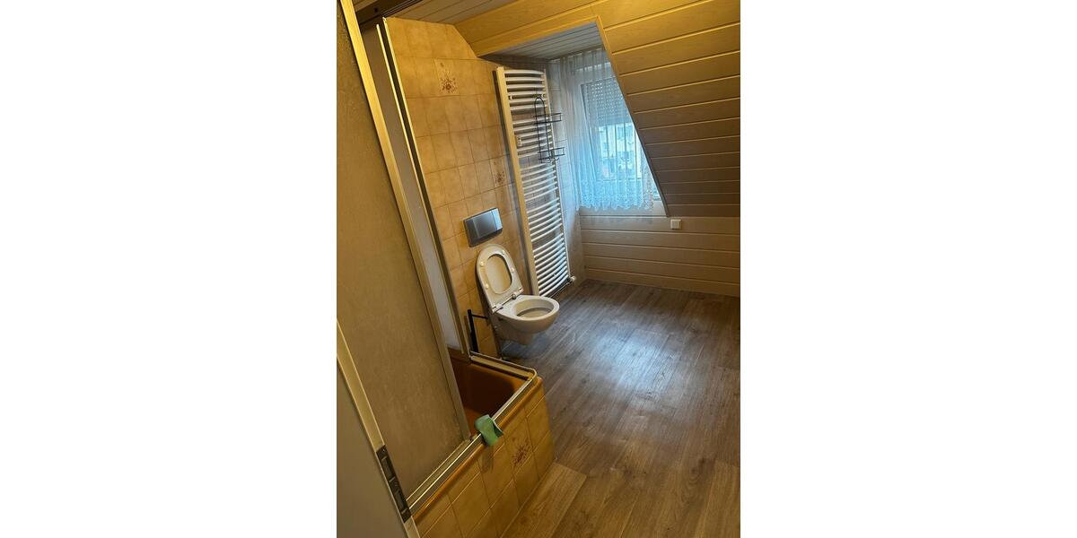 Dachgeschoßwohnung Bürstadt - 3 Zimmer, 71 m&sup2;, 950&euro; | Angebot:25639138