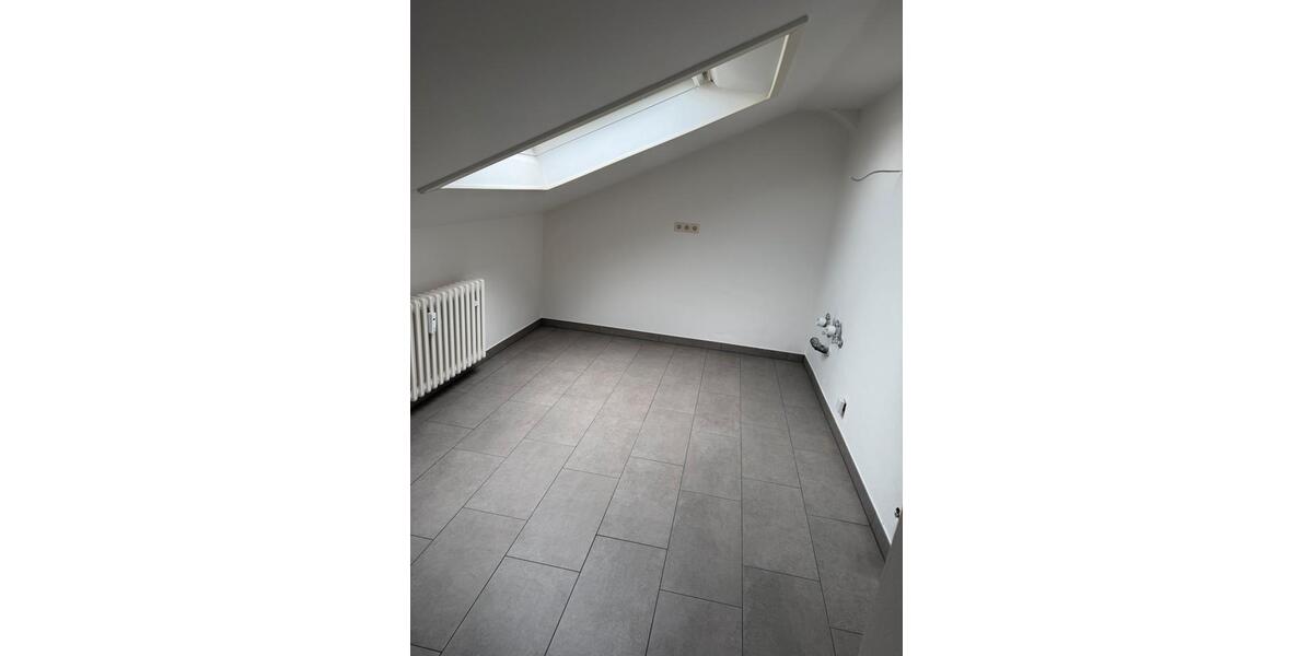 Dachgeschoßwohnung Ketsch - 2 Zimmer, 66 m&sup2;, 850&euro; | Angebot:26271049
