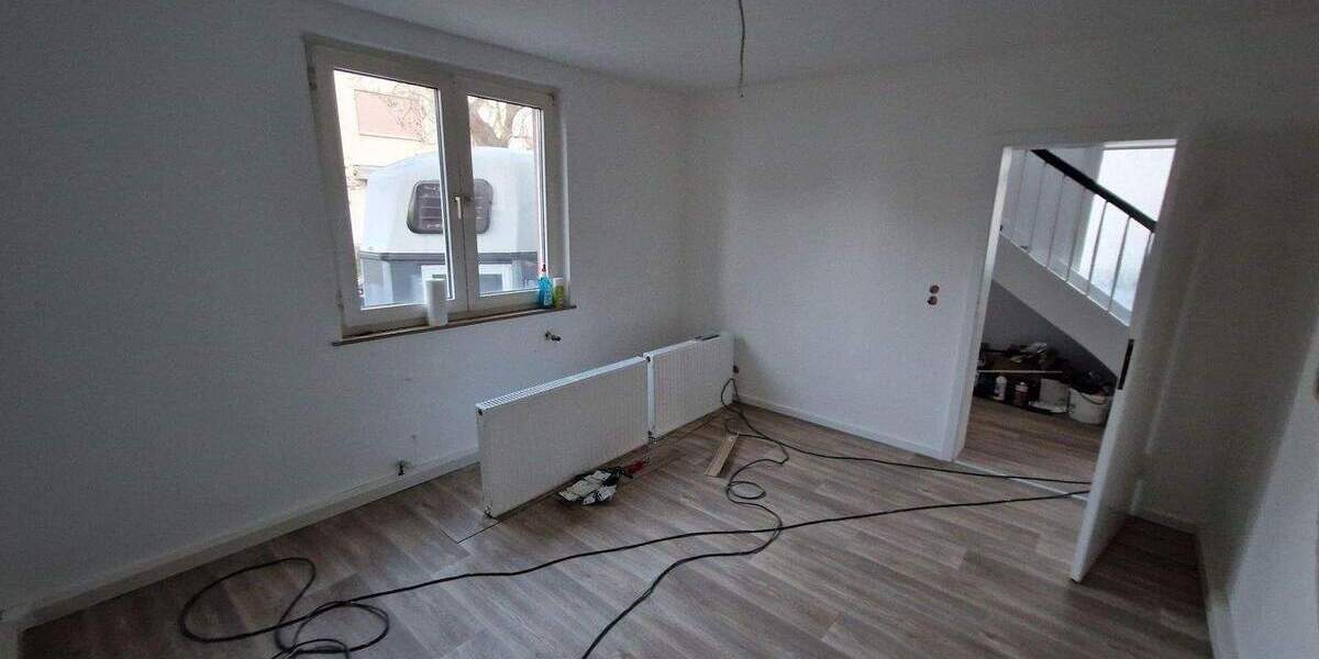 Toplage am Maudacher Bruch - Kernsaniertes Doppelhaus in Sackgasse 5 zimmer