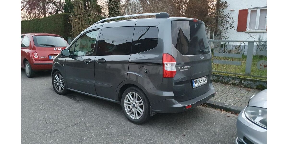 Ford Tourneo Courier 132.000 km 8.500 &euro; Mutterstadt 67112