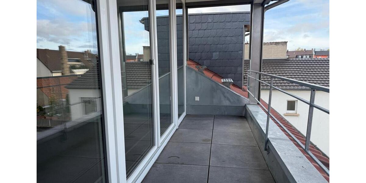 Dachgeschoßwohnung Frankenthal (Pfalz) - 2 Zimmer, 95 m&sup2;, 1.020&euro; | Angebot:23471977