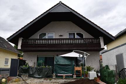 :: Geräumiges Einfamilienhaus mit Garten und Garage sucht sympathische Familie (H 546) :: 5 zimmer