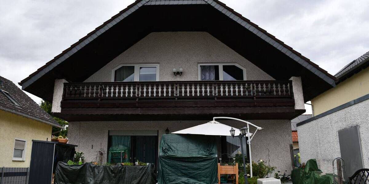 :: Geräumiges Einfamilienhaus mit Garten und Garage sucht sympathische Familie (H 546) :: 5 zimmer