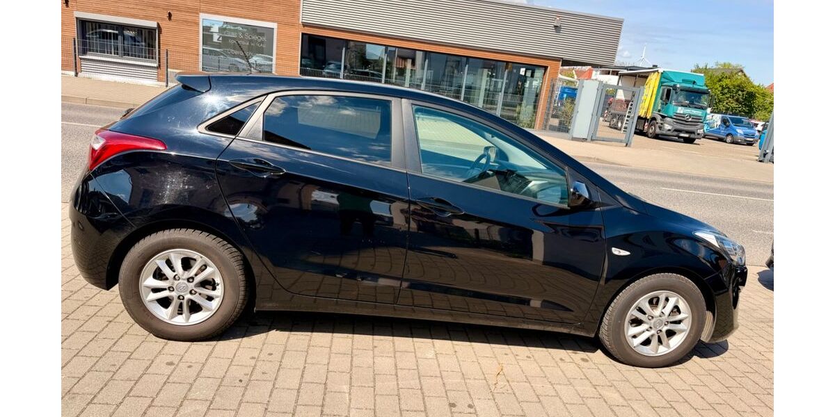 Hyundai i30 139.000 km 8.400 &euro; Worms 67551