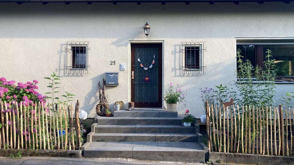 Einfamilienhaus Bammental - 7 Zimmer, 150 m&sup2;, 2.100&euro; | Angebot:26217040