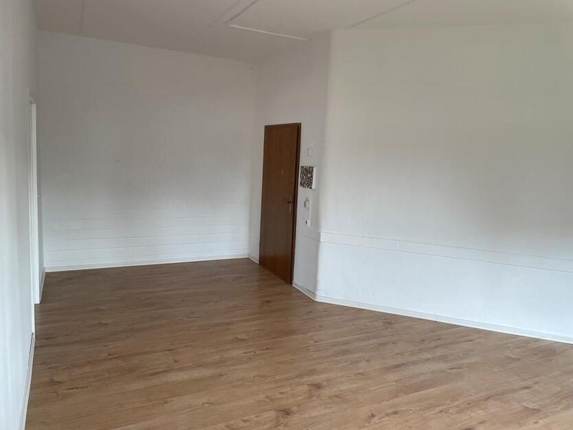 Büro mit ca. 70m2 und 3 Zimmern zu Vermieten in Neuhofen