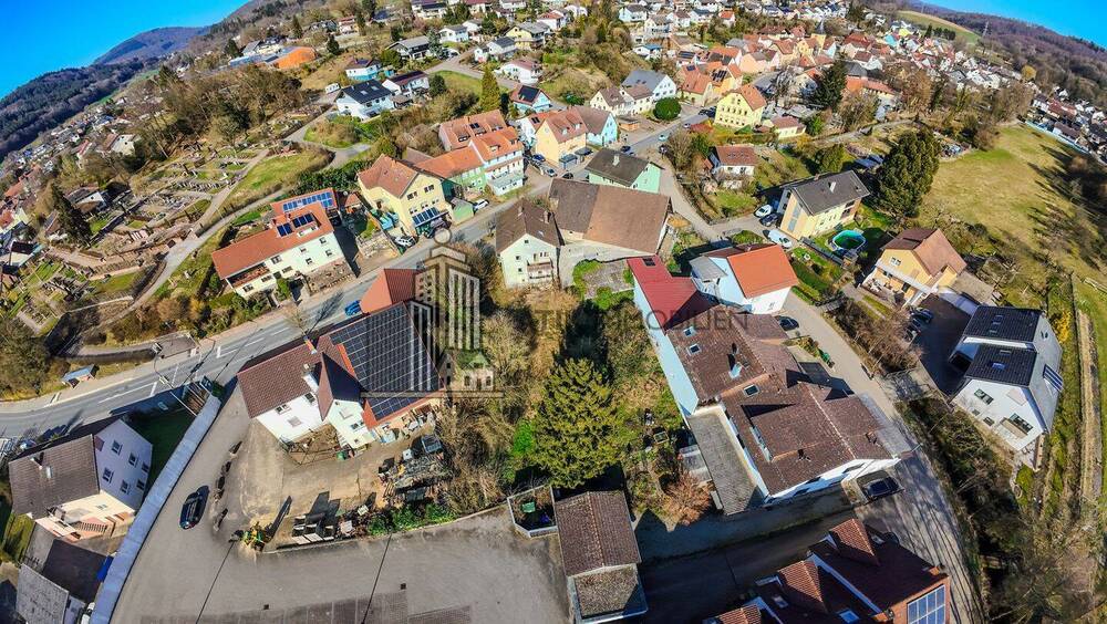 ATIK: Grundstück mit erteilter Baugenehmigung für ein 3 Parteien Mehrfamilienhaus + 5 Reihenhäuser - Grundstück Wiesenbach | Angebot:26267196