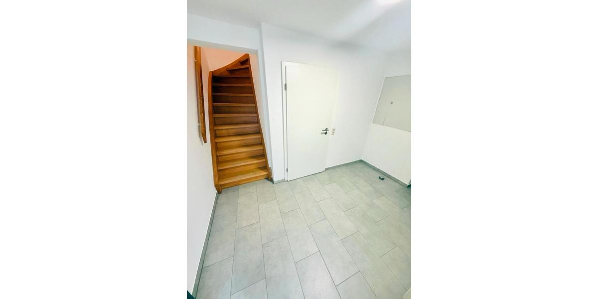 Maisonettenwohnung Ludwigshafen am Rhein Rheingönheim - 4 Zimmer, 112 m&sup2;, 1.450&euro; | Angebot:26635613