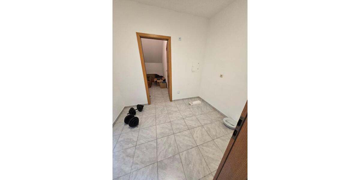 Etagenwohnung Kindenheim - 2 Zimmer, 85 m&sup2;, 750&euro; | Angebot:25082048