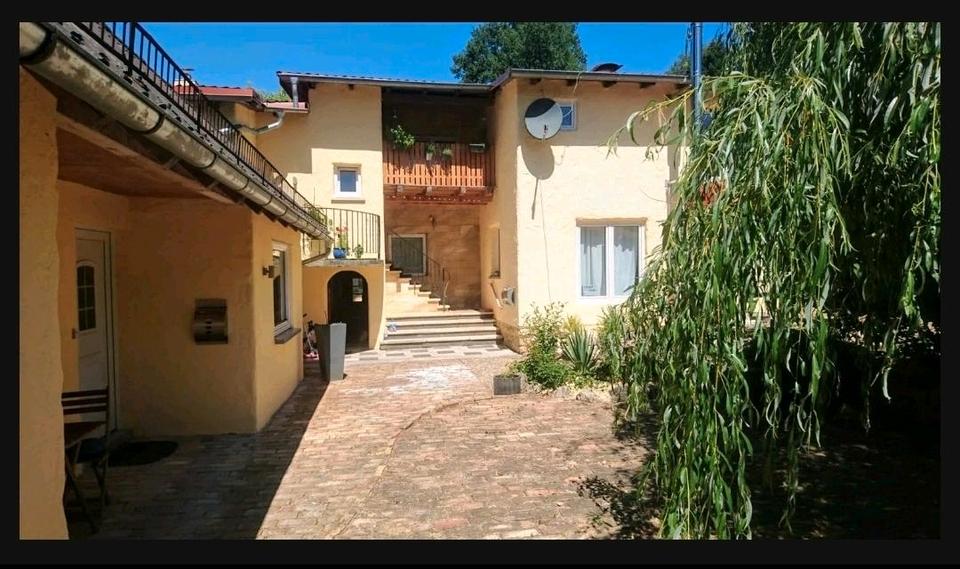 Mehrfamilienhaus mit 3 Wohneinheiten, eine frei zimmer