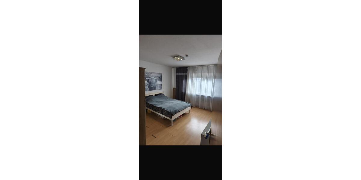 Etagenwohnung Hockenheim - 3.5 Zimmer, 96 m&sup2;, 1.200&euro; | Angebot:25657974