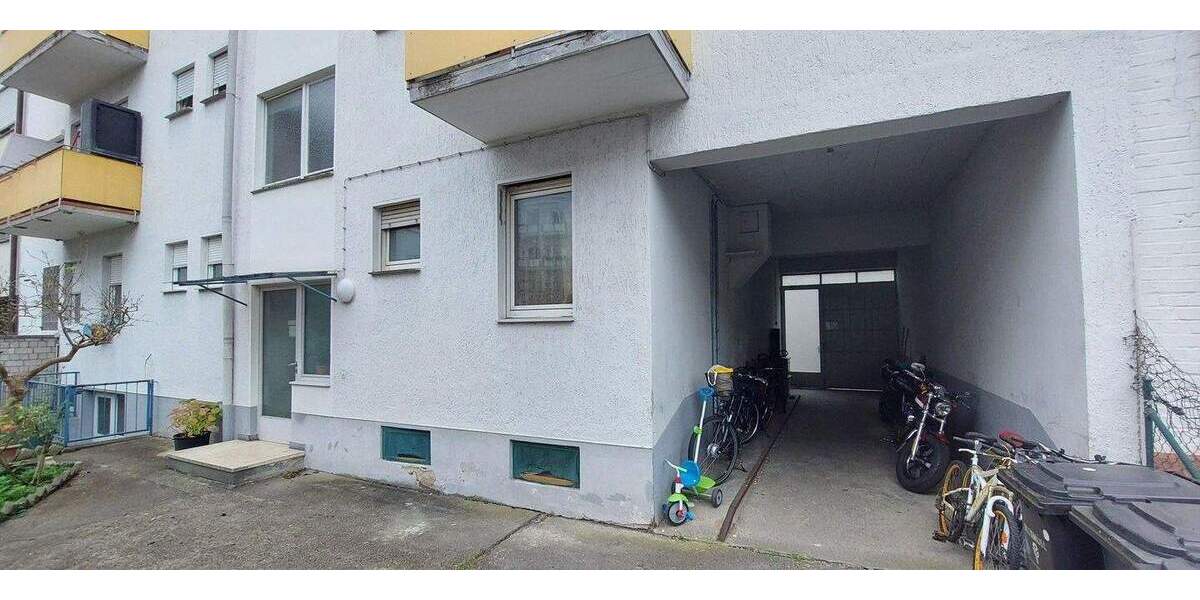 Charmante Dachgeschosswohnung mit sichtbaren Holzbalken - ruhig & zentral gelegen 2 zimmer