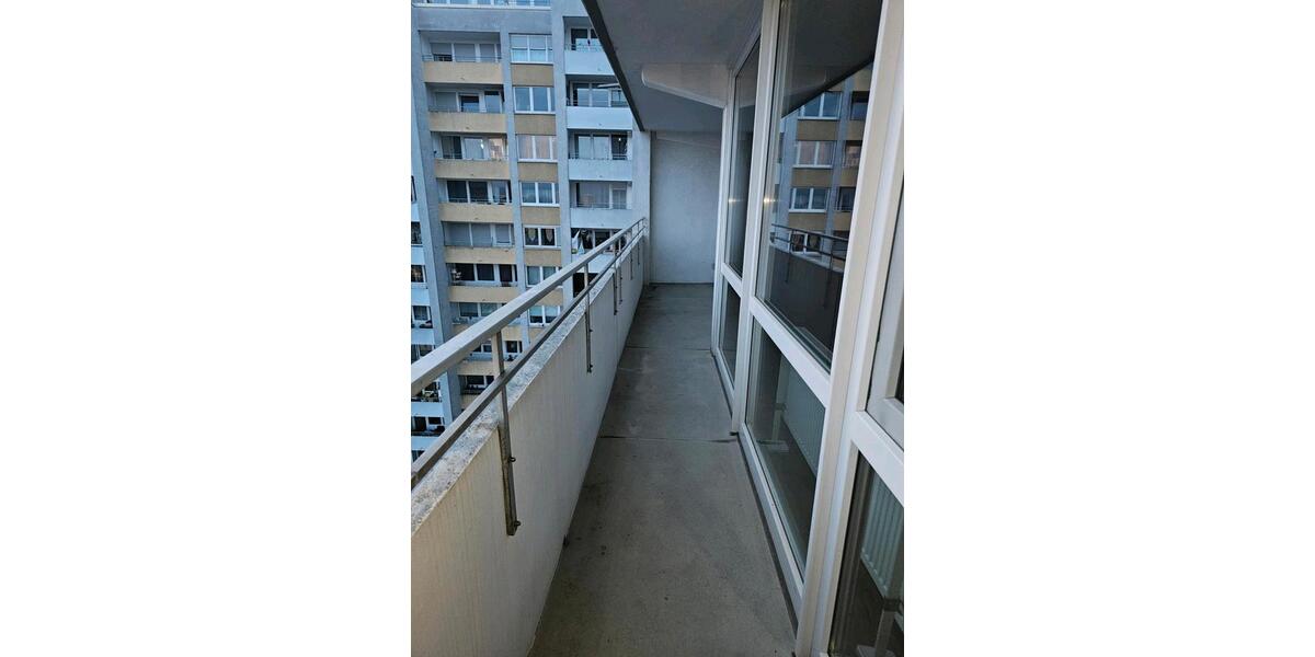 3-Zimmerwohnung mit Einbauküche, Balkon, Keller und PKW-Stellplat 3 zimmer