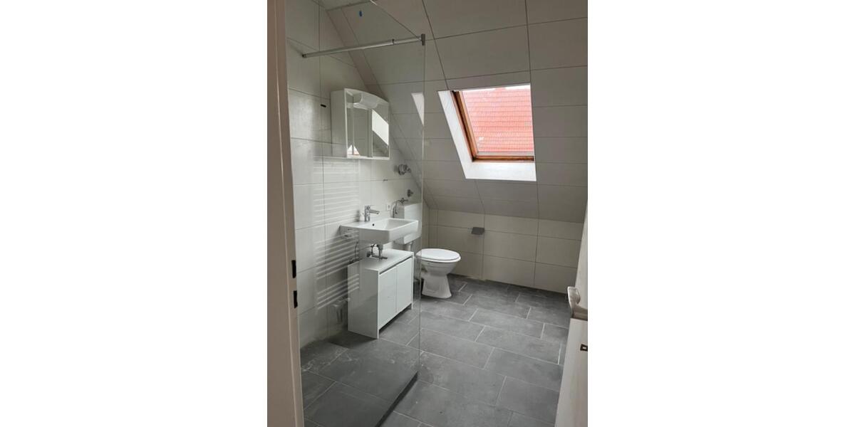 Dachgeschoßwohnung Eppelheim - 3 Zimmer, 84 m&sup2;, 1.350&euro; | Angebot:25547172