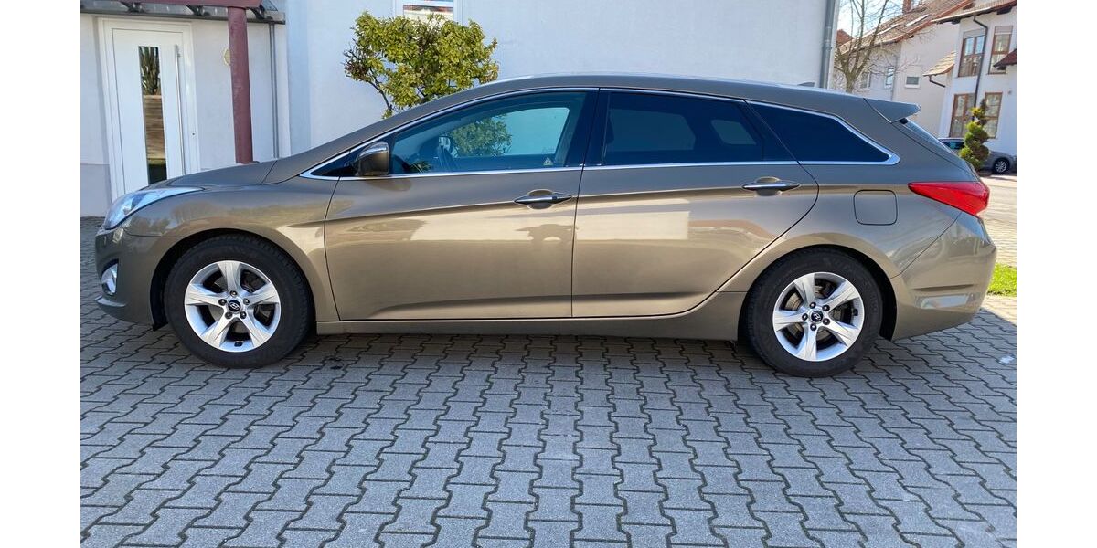 Hyundai i40 189.000 km 6.950 &euro; Osthofen 67574