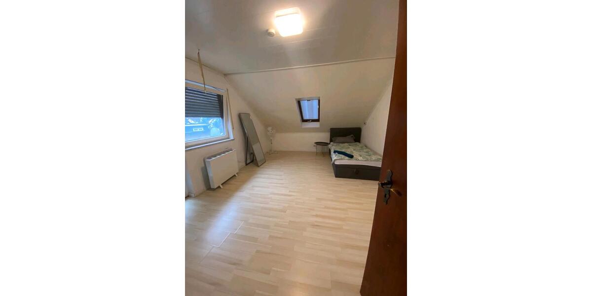 Dachgeschoßwohnung Heppenheim (Bergstraße) - 3.5 Zimmer, 80 m&sup2;, 1.100&euro; | Angebot:25178355
