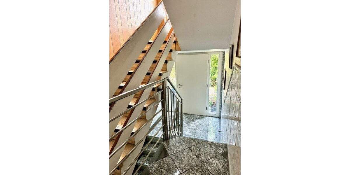 Reihenmittelhaus Mannheim Rheinau - 6 Zimmer, 249 m&sup2;, 375.000&euro; | Angebot:25685527