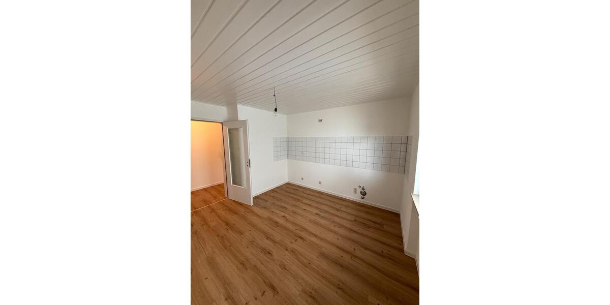 Etagenwohnung Ketsch - 3 Zimmer, 89 m&sup2;, 1.250&euro; | Angebot:25961923