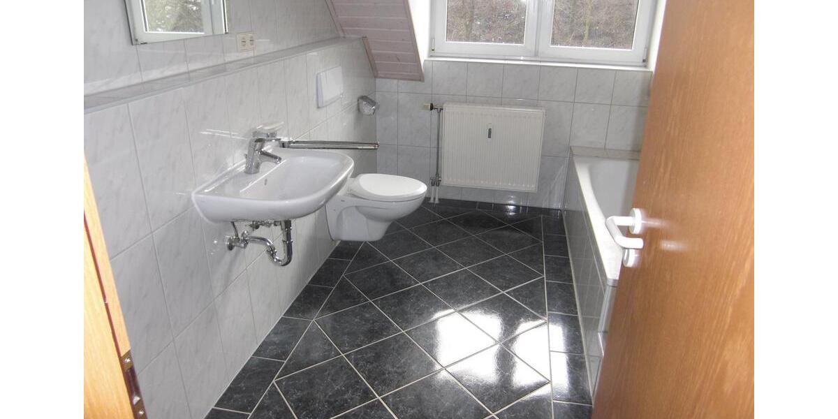 Dachgeschoßwohnung Mörlenbach - 3 Zimmer, 82 m&sup2;, 240.000&euro; | Angebot:24469846