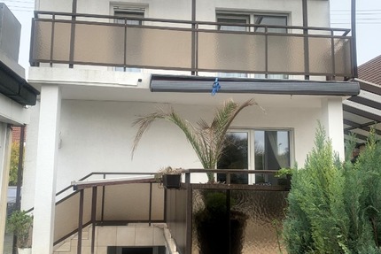 Doppelhaushälfte in Ludwigshafen 85 m² + 65 m² Büro welches klimatisiert ist, 2-3 Stellplätze 3 zimmer