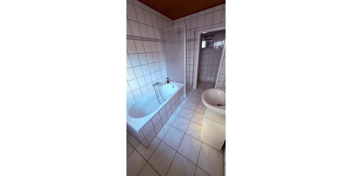 Einfamilienhaus Lingenfeld - 5 Zimmer, 120 m&sup2;, 1.250&euro; | Angebot:26261603