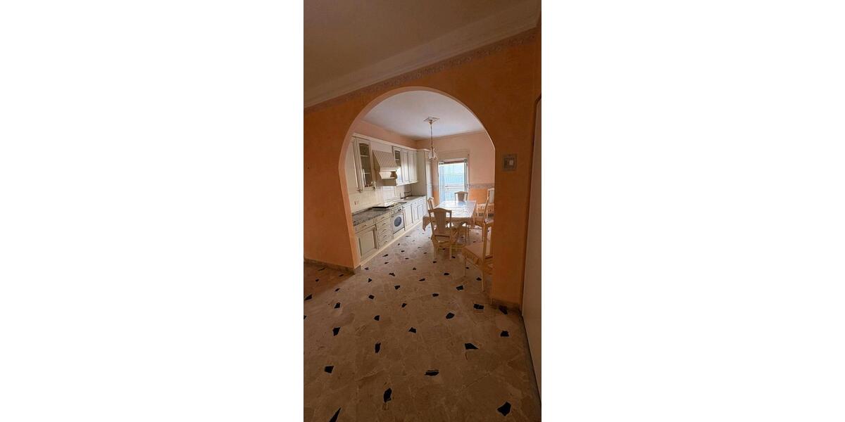 Etagenwohnung Frankenthal (Pfalz) - 4 Zimmer, 111 m&sup2;, 39.000&euro; | Angebot:26051287