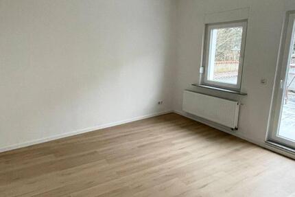Modernisierte 2-Zimmer-Altbauwohnung mit BALKON und EBK 2 zimmer
