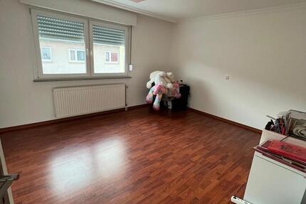 4- Zimmer Wohnung mit EBK in Wiesental zimmer