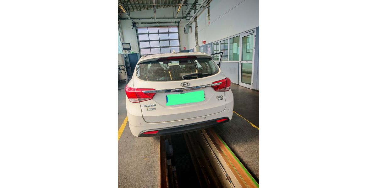 Hyundai i40 199.999 km 7.100 &euro; Bensheim 64625
