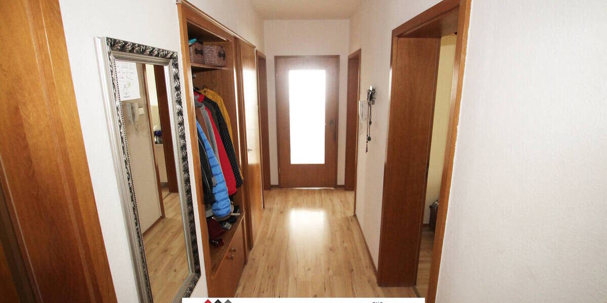 Schönes 3-Familienhaus, insg. 191m² Wohnfläche + 600m² Grundstück, inkl. 2 Garagen & Garten 1 zimmer