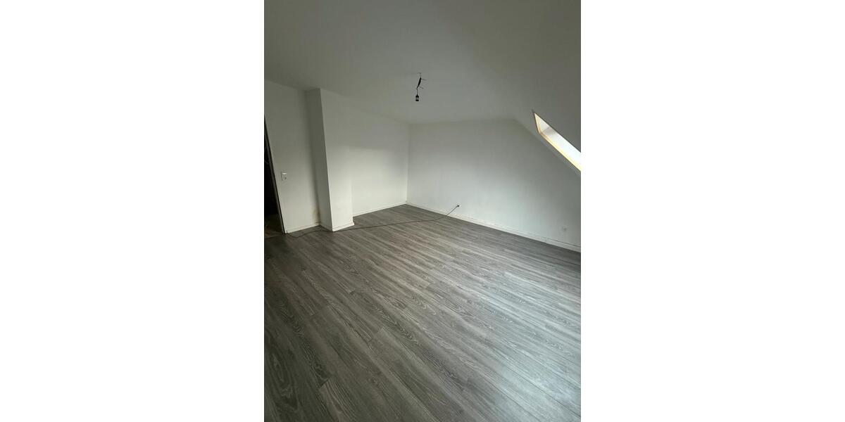 Dachgeschoßwohnung Mannheim Niederfeld - 3 Zimmer, 77 m&sup2;, 1.150&euro; | Angebot:26630886