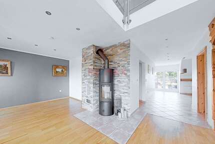 Wohnung zum Kaufen in Ludwigshafen am Rhein Mundenheim 299.000 € 146.56 m² 5 zimmer