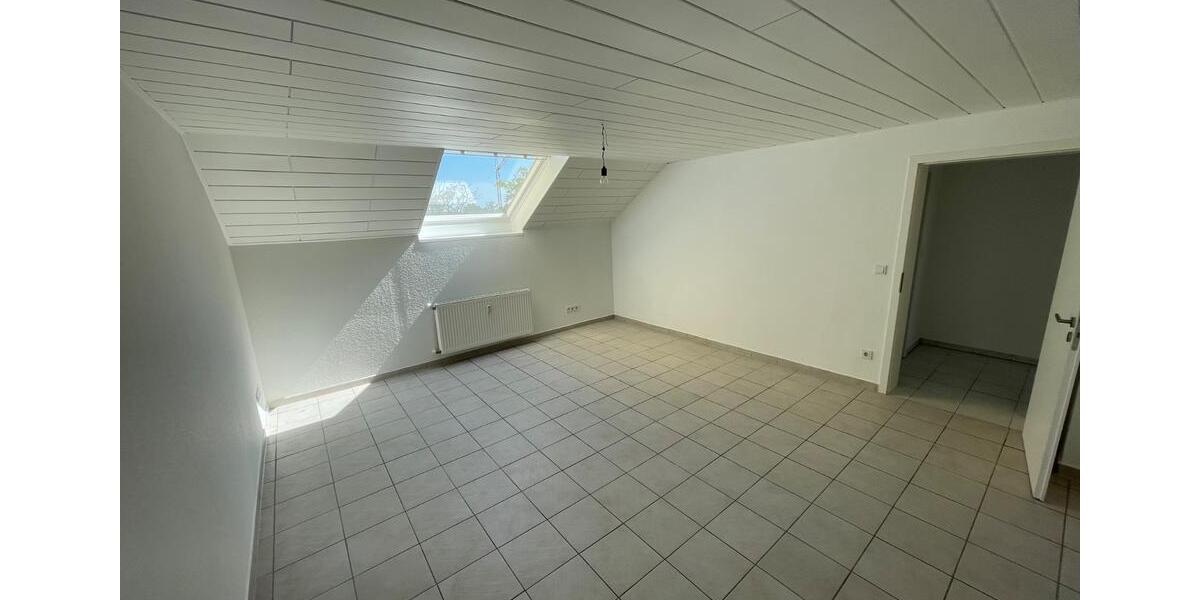 Dachgeschoßwohnung Hockenheim - 3 Zimmer, 77 m&sup2;, 239.000&euro; | Angebot:26572972