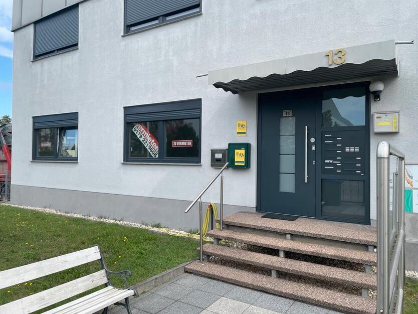 Büro mit ca. 70m2 und 3 Zimmern zu Vermieten in Neuhofen