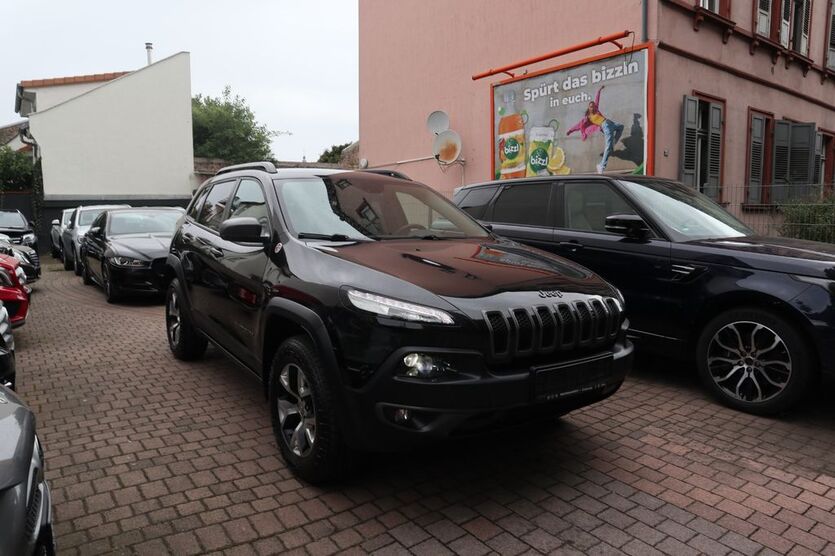 Jeep Cherokee 96.000 km 17.490 € Worms 67547