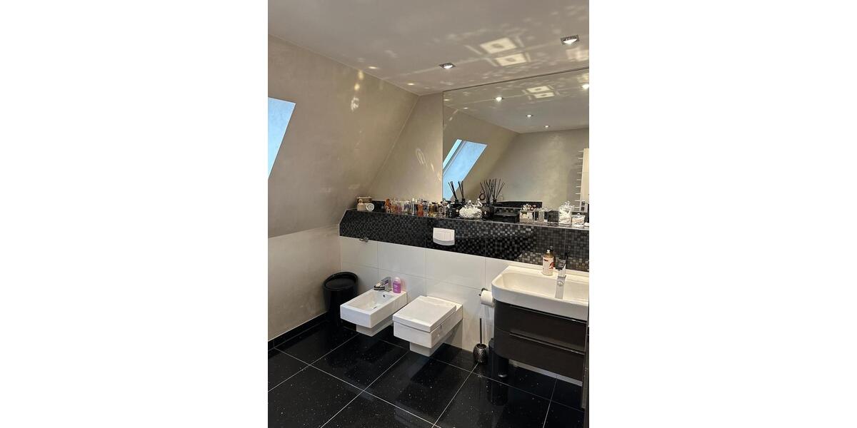 Einfamilienhaus modern, top ausgestattet & komplett Möbliert 4 zimmer