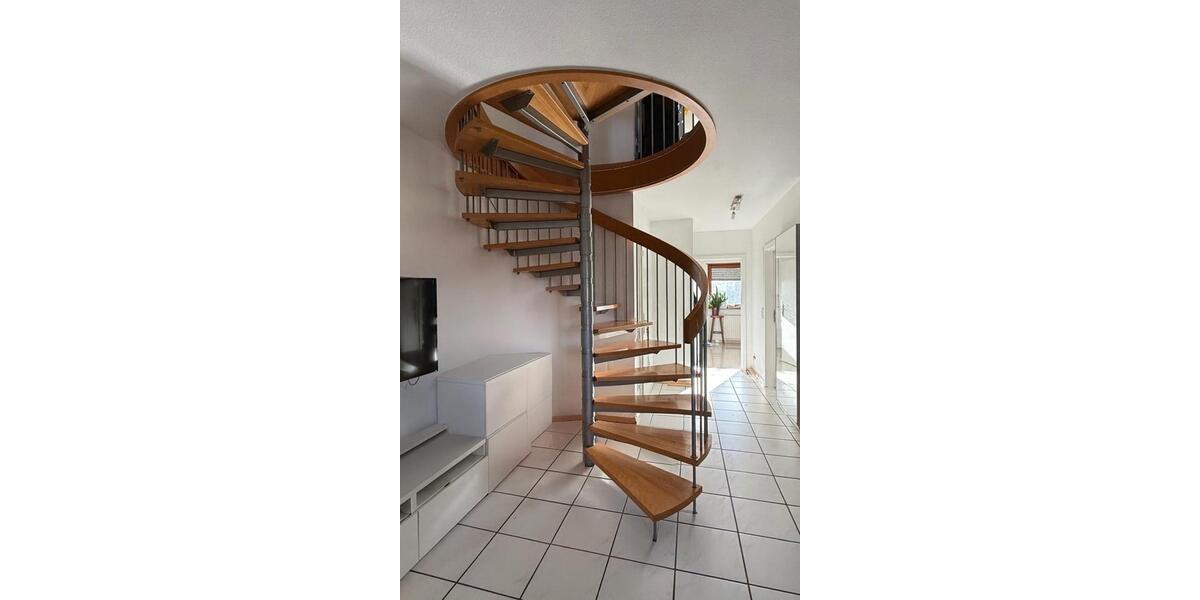 Provionsfrei: 4,5-Zimmer-Maisonettenwohnung mit Tiefgaragestellp. 4.5 zimmer