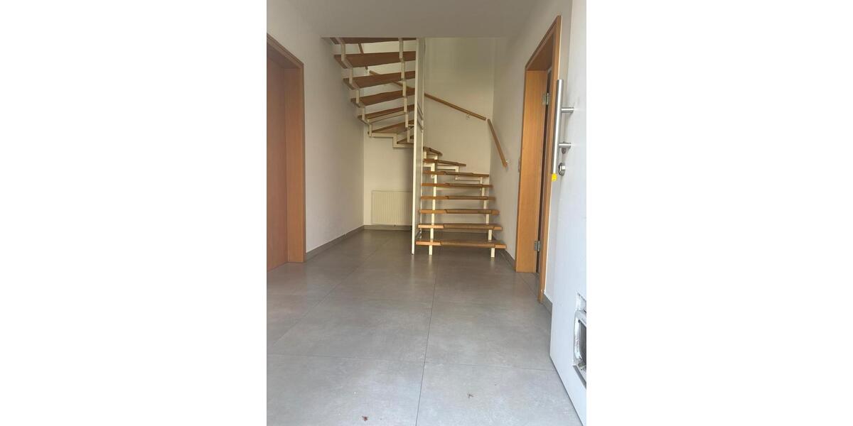 Maisonettenwohnung Ludwigshafen am Rhein Rheingönheim - 3 Zimmer, 150 m&sup2;, 1.500&euro; | Angebot:25784264