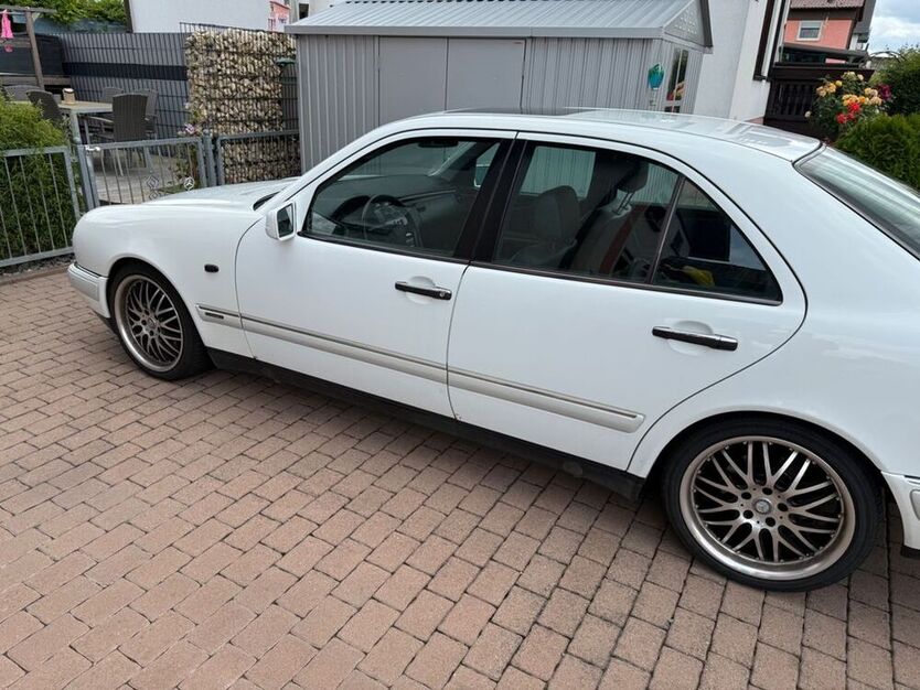 E 200