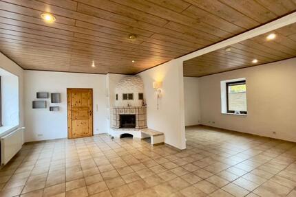 Haus Bad Dürkheim - 5 Zimmer, 170 m&sup2;, 1.500&euro; | Angebot:25397053