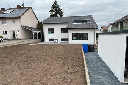 Einfamilienhaus mit großem Garten