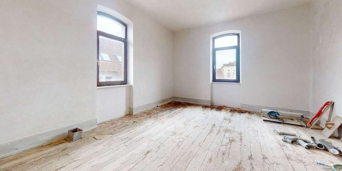 Alter Bahnhof mit Blick auf die Haardt Gegenüber Kurpfalz Carré & Ärztehaus Sanierungspotential - Mehrfamilienhaus, Wohnhaus Neustadt an der Weinstraße Duttweiler | Angebot:22287519