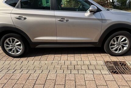 Hyundai TUCSON 154.000 km 12.000 &euro; Plankstadt 68723