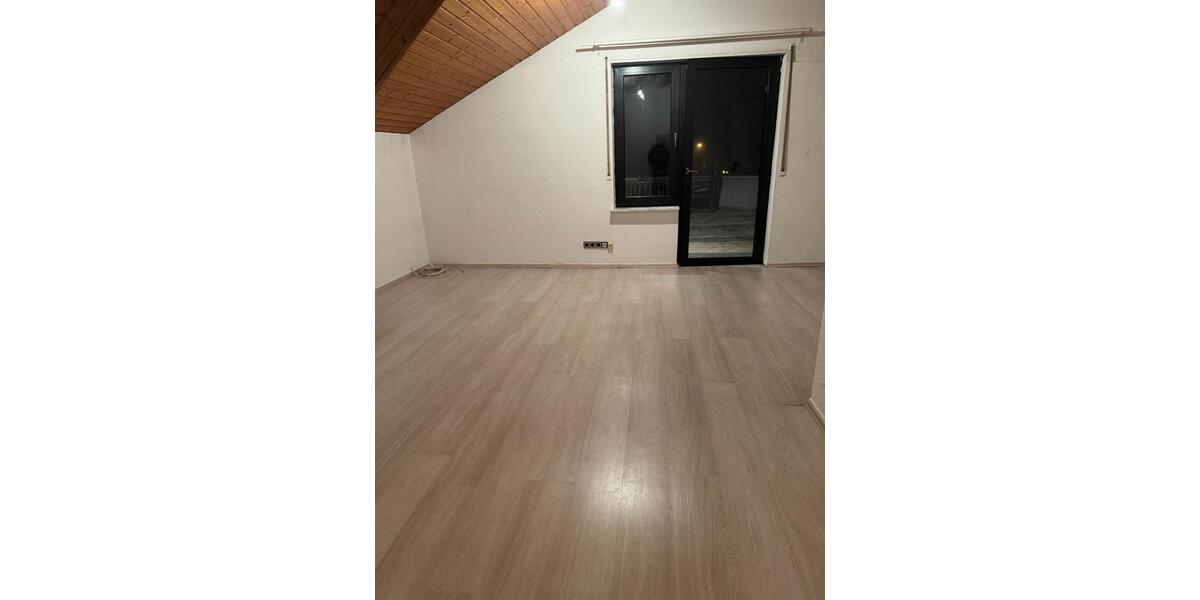 Dachgeschoßwohnung Bürstadt - 2 Zimmer, 85 m&sup2;, 1.000&euro; | Angebot:24658805