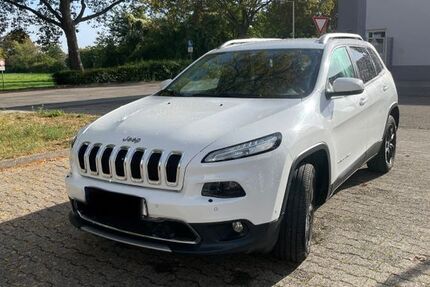 Jeep Cherokee 127.000 km 10.400 &euro; Ludwigshafen 67063