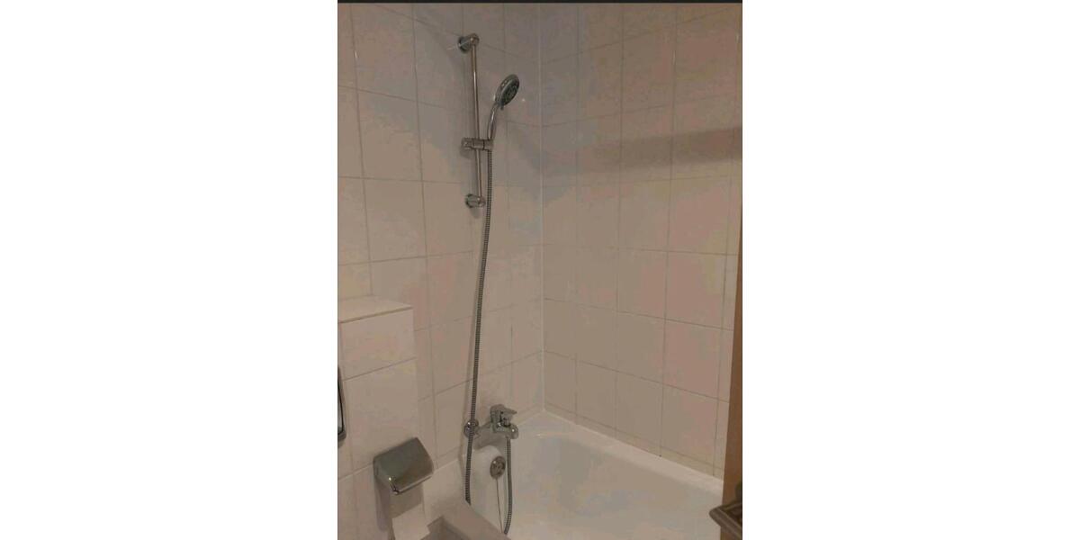 Helle Souterrainwohnung in Neuhausen 1ZKB mit Stellplatz und EBK 1 zimmer