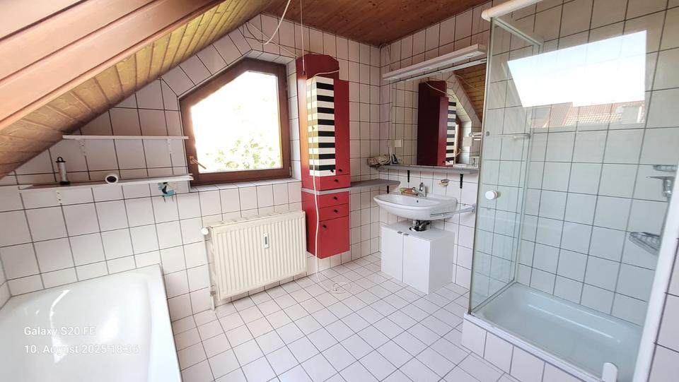 Dachgeschoßwohnung Weinheim - 3 Zimmer, 87 m&sup2;, 1.300&euro; | Angebot:26248947