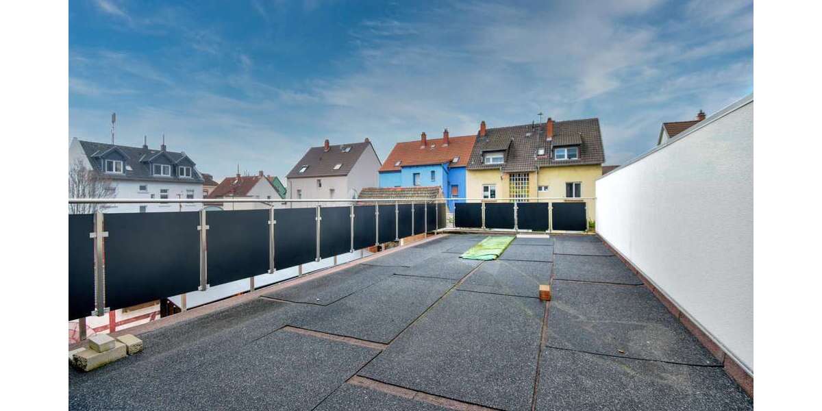 Bezugfsfreie 6 ZKBB mit XL-Panoramaterrasse & Gemeinschaftsgarten Gepflegtes 2FH mit Garage - Etagenwohnung Mannheim Sandhofen | Angebot:26749567