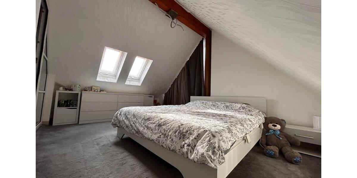 Dachgeschoßwohnung Ludwigshafen am Rhein Rheingönheim - 3 Zimmer, 75 m&sup2;, 900&euro; | Angebot:24563094
